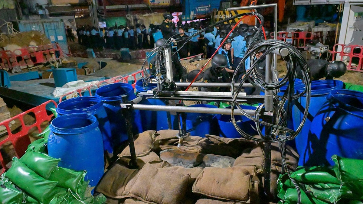 Bomb difusal process